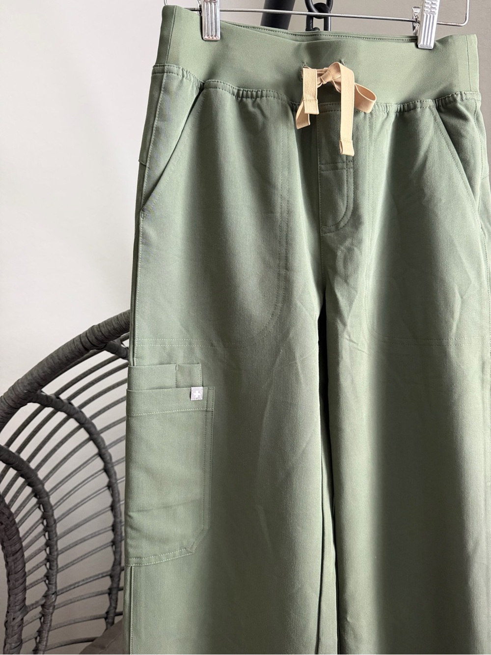 New Figs High Waisted Isabel Wide Leg Scrub Pants XS - Picture 4 of 6